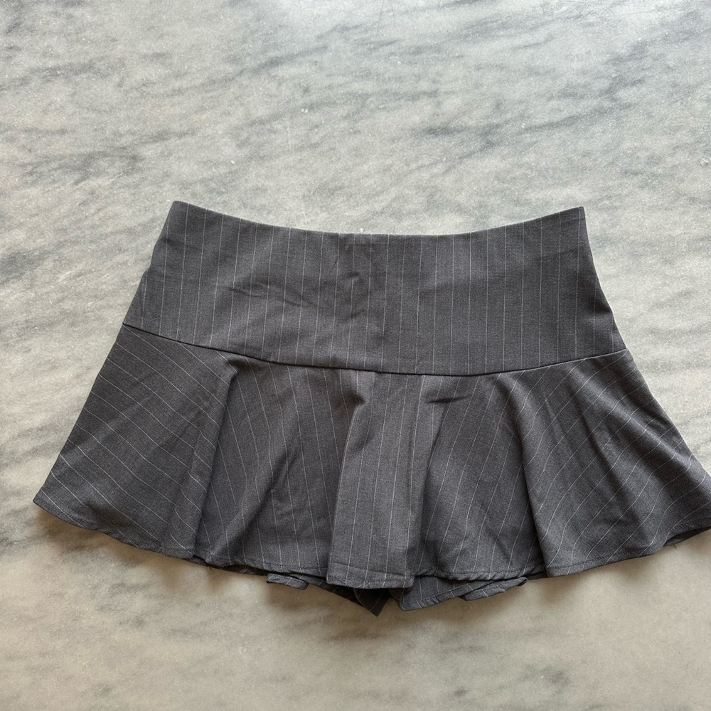 Target Wild Fable Women’s Gray Pinstripe Mini Skort Sz Medium